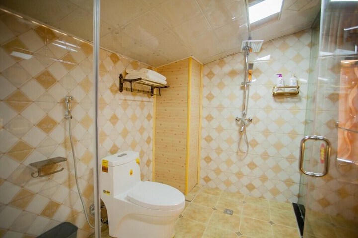 Room 18 of 24