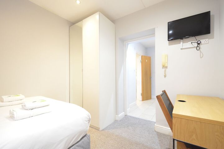 Room 116 of 371