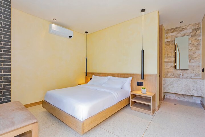 Room 9 of 45