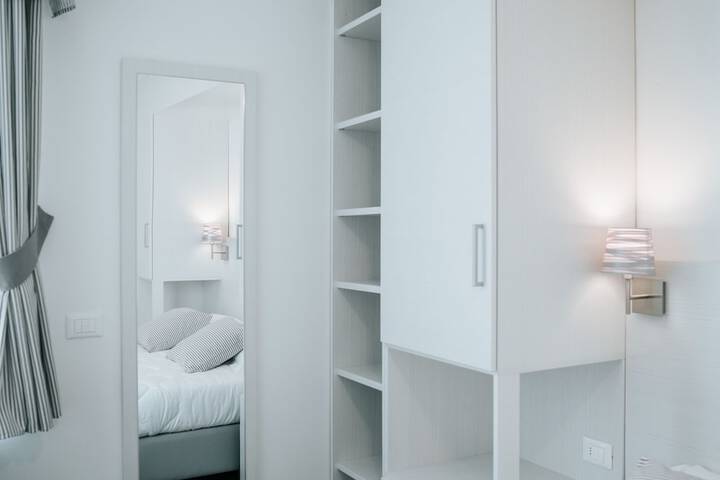 Room 10 of 25