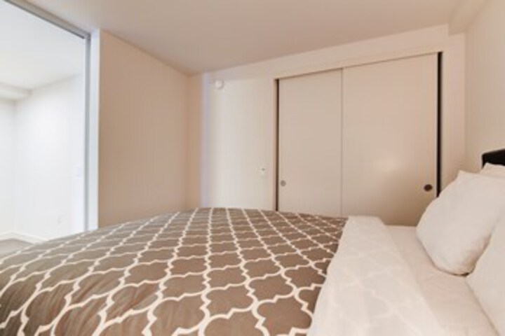 Room 27 of 90