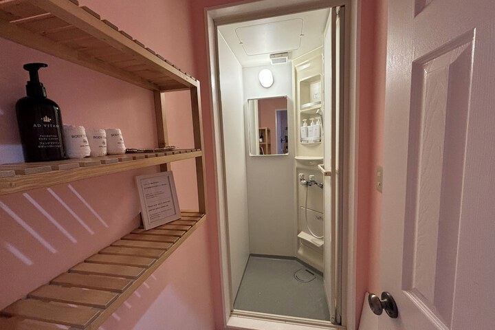 Room 33 of 36