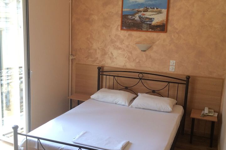Room 27 of 35
