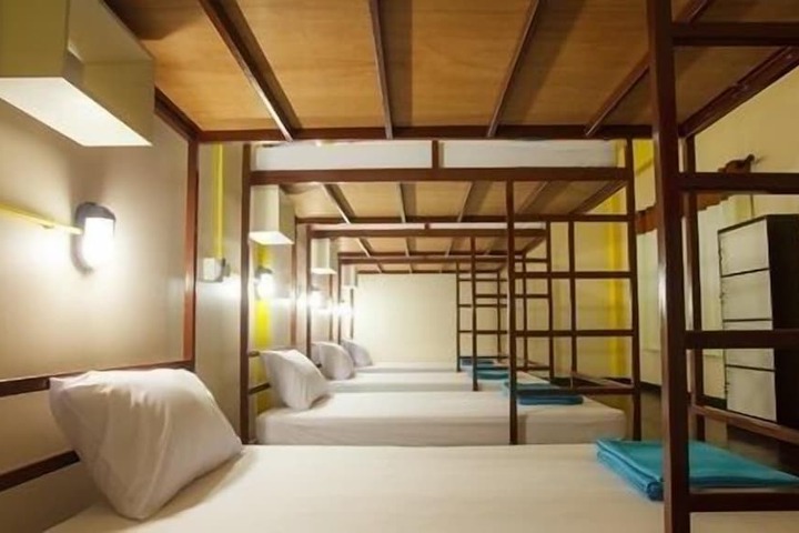 Room 12 of 65
