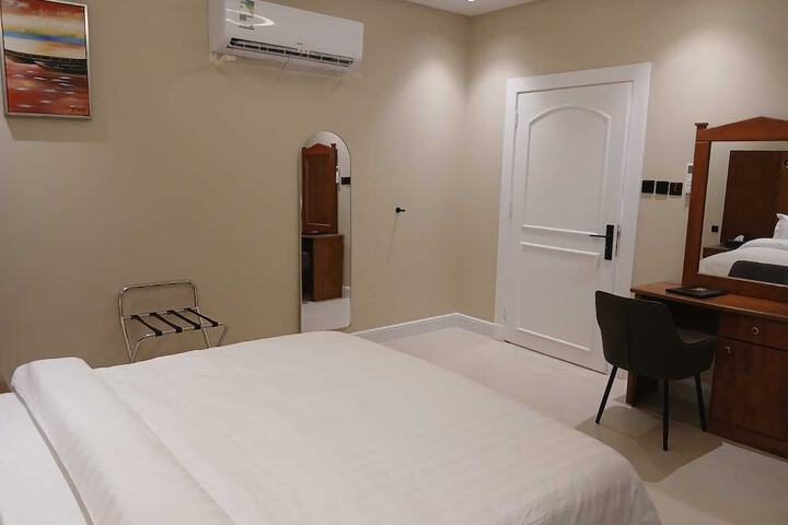 Room 11 of 29