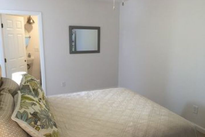 Room 6 of 14