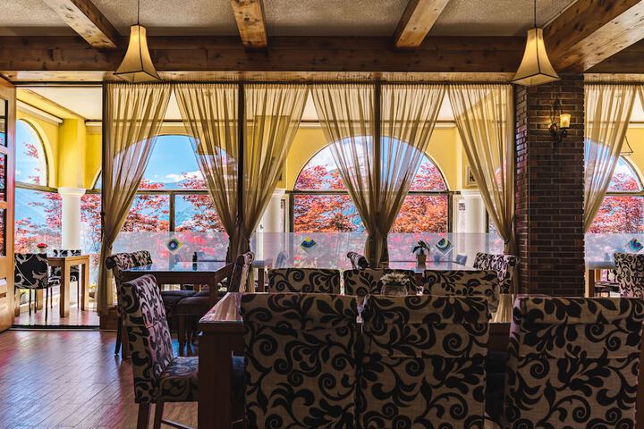 Dining 74 of 146