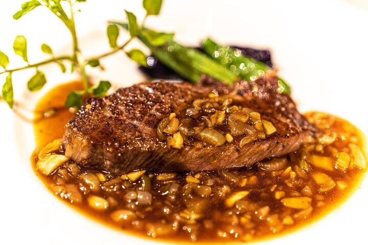 Dining 26 of 60