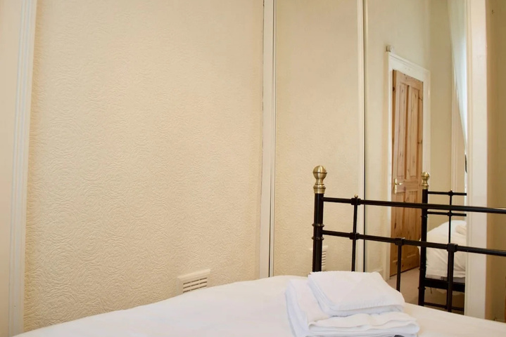 Room 2 of 14