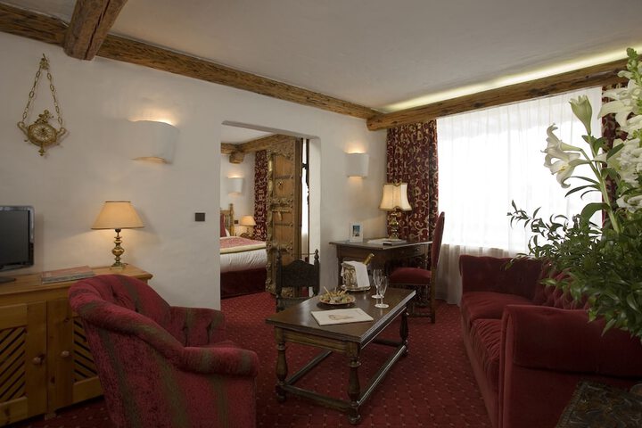 Room 9 of 49