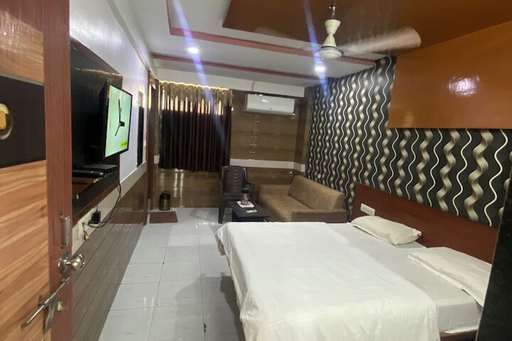 Room 3 of 14