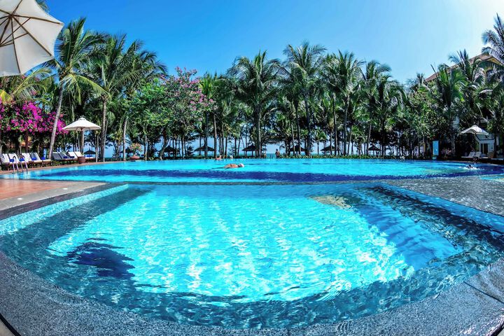 Pool 72 of 139