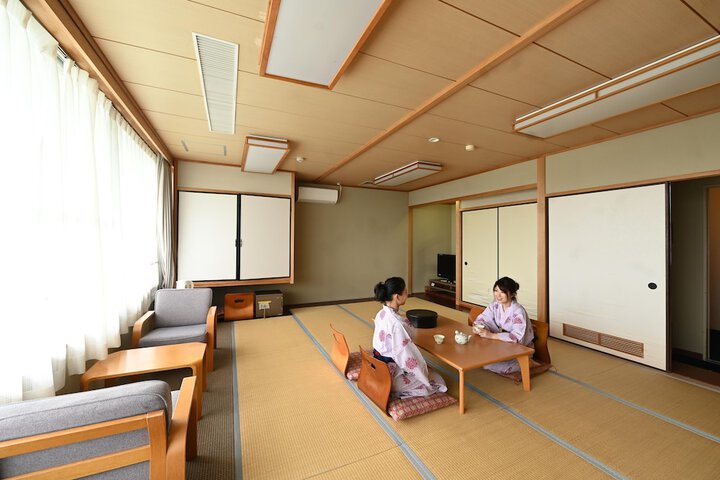 Room 4 of 34