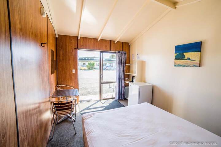 Room 20 of 64