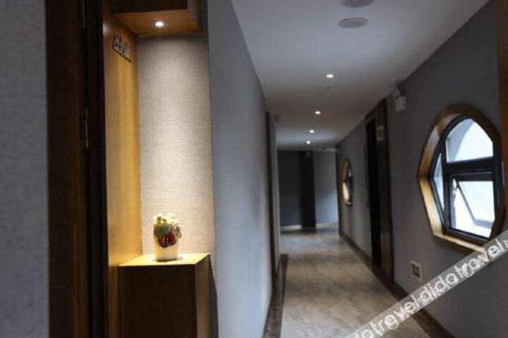 Hotel Interior 22 of 42