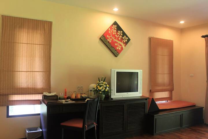 Room 45 of 136