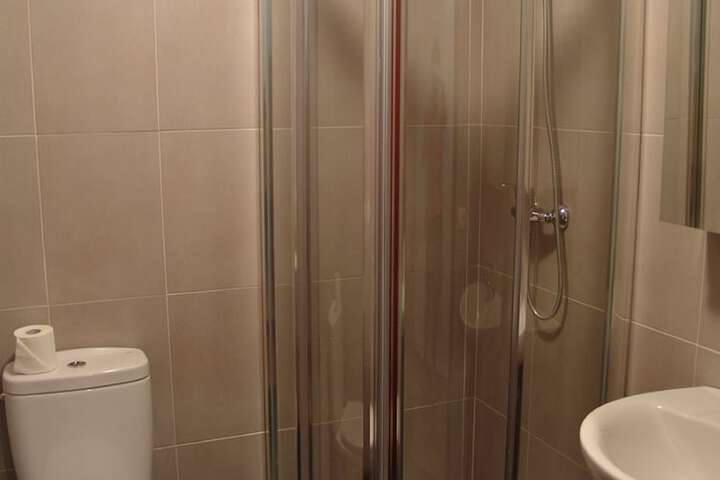 Room 14 of 30