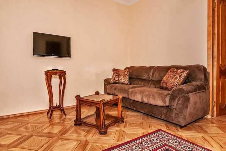 Room 14 of 22