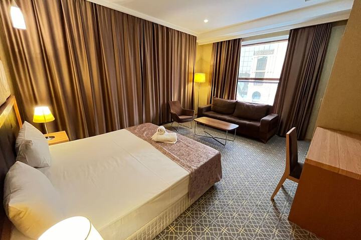 Room 34 of 53