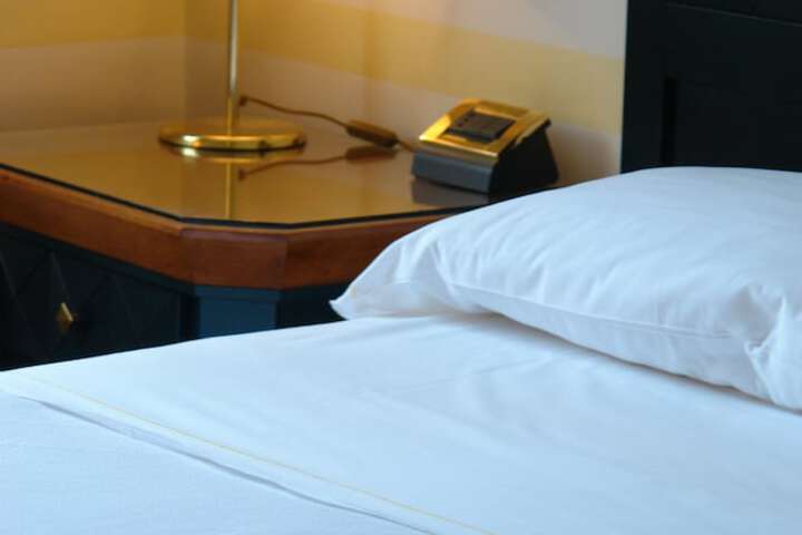 Room 6 of 60