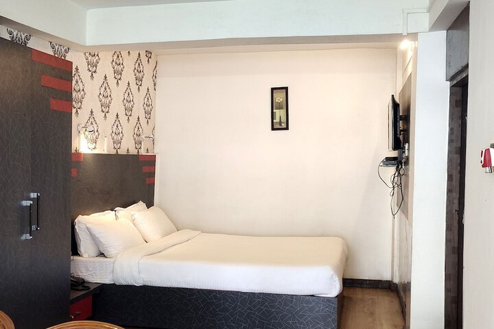 Room 14 of 34