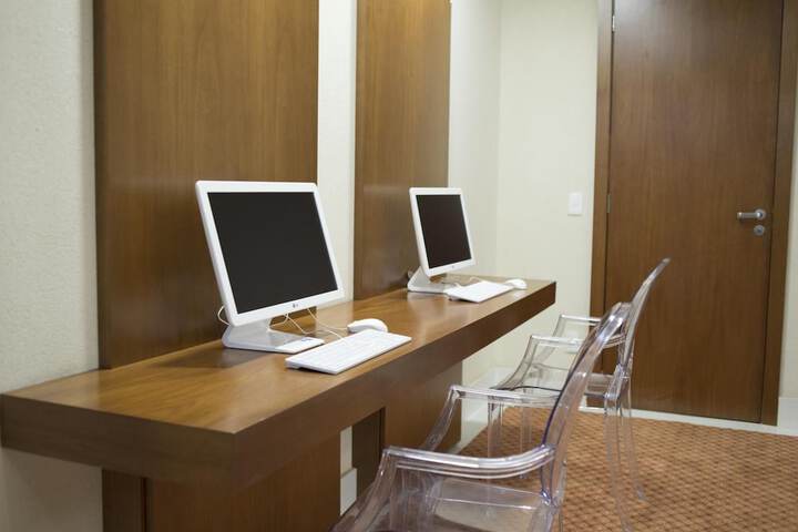 Business Center 49 of 52