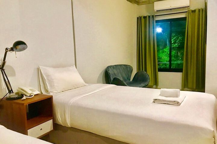 Room 30 of 49