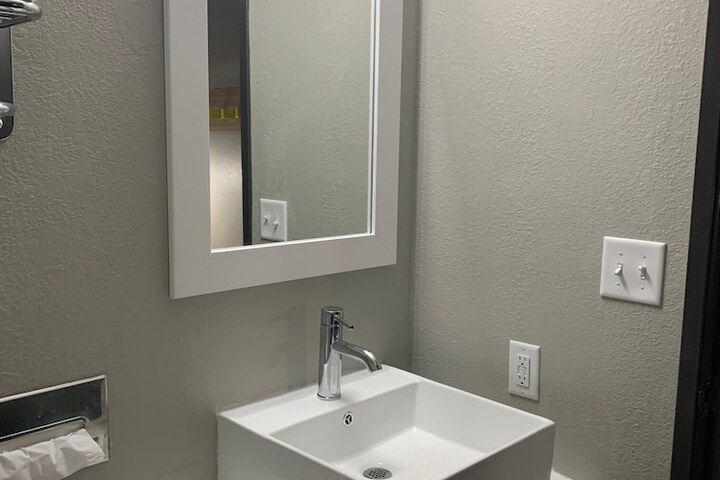 Room 14 of 19