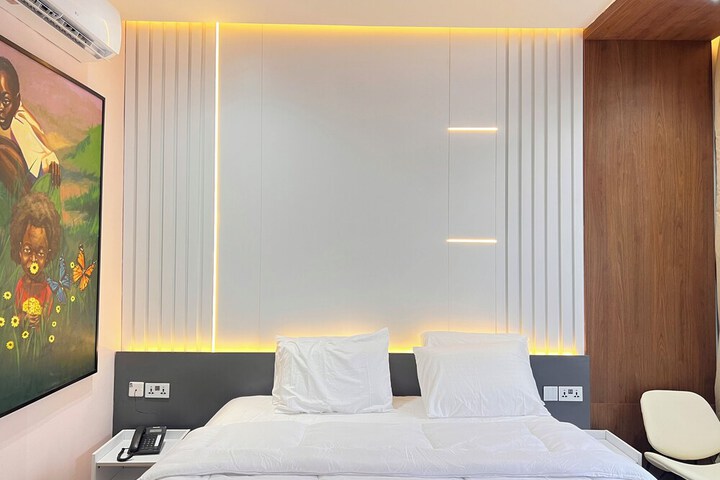Room 16 of 61