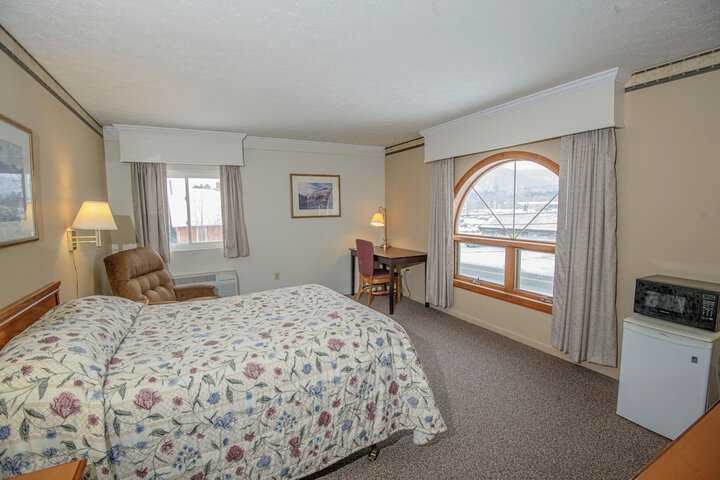 Room 10 of 28