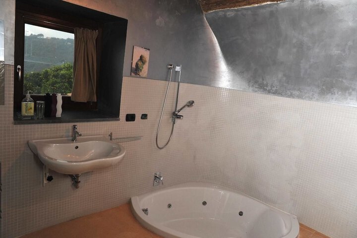 Room 44 of 94