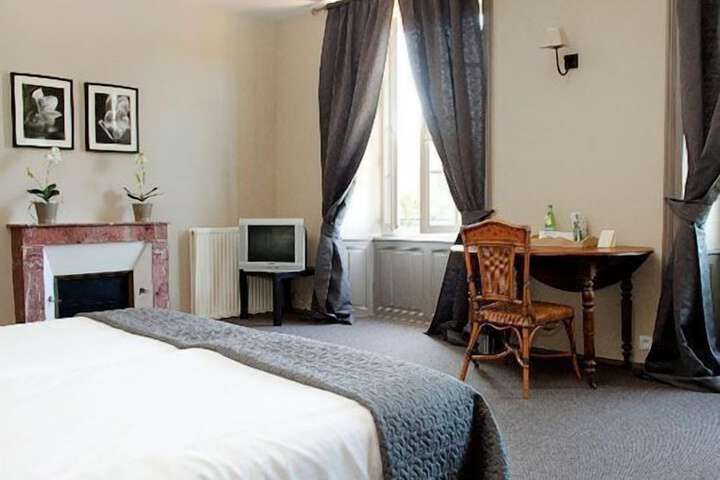 Room 5 of 15