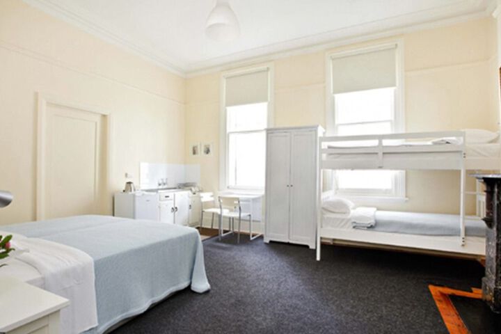 Room 6 of 39