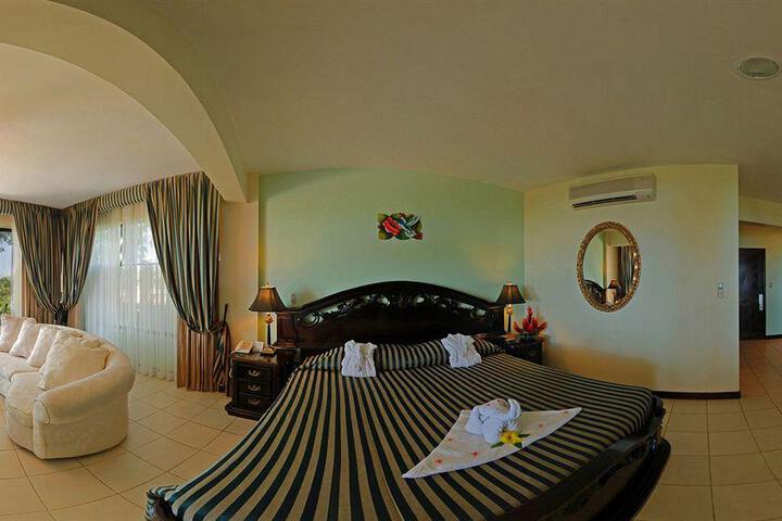 Room 119 of 178