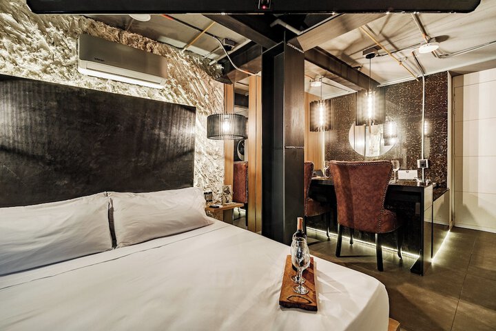Room 74 of 230