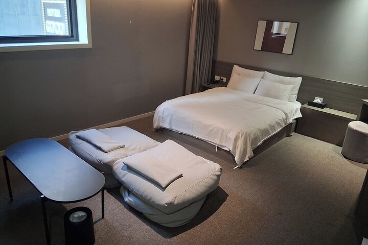 Room 13 of 177
