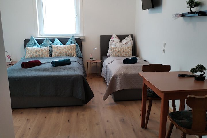 Room 9 of 31