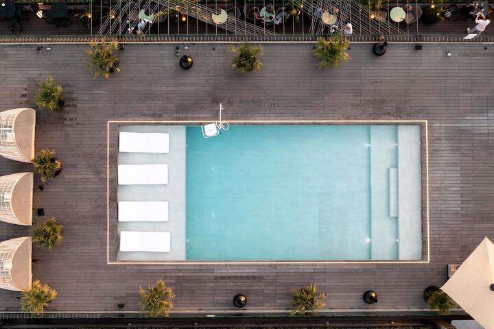 Pool 54 of 110