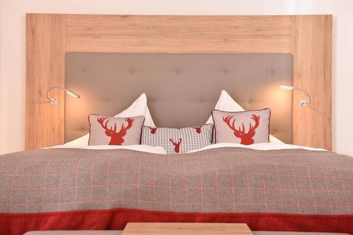 Room 4 of 37