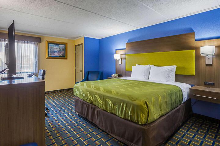 Standard King Bed Accessible (5 of 5)