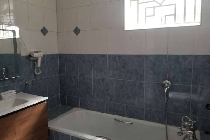 Room 44 of 62