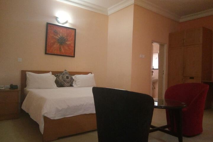 Room 10 of 24
