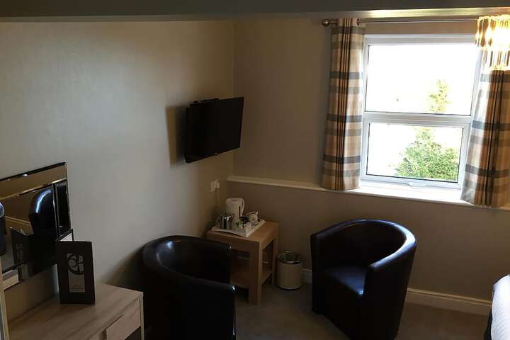 Room 12 of 38