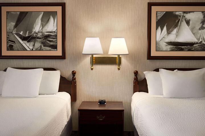 2 Double Beds (3 of 16)