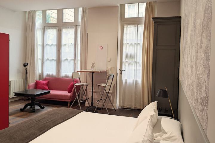 Room 26 of 40
