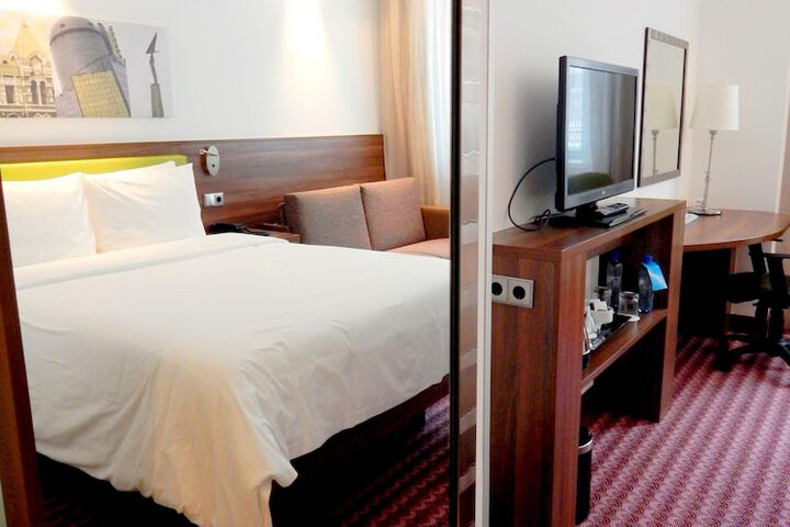 Room 13 of 62