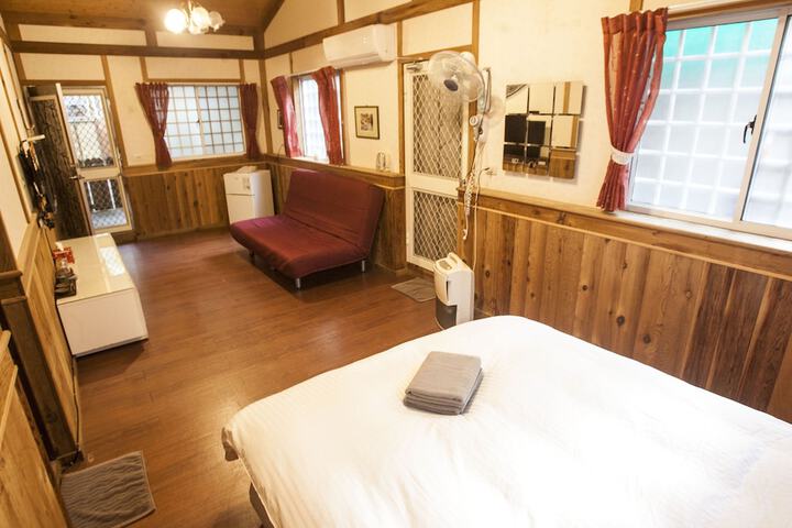 Room 15 of 51