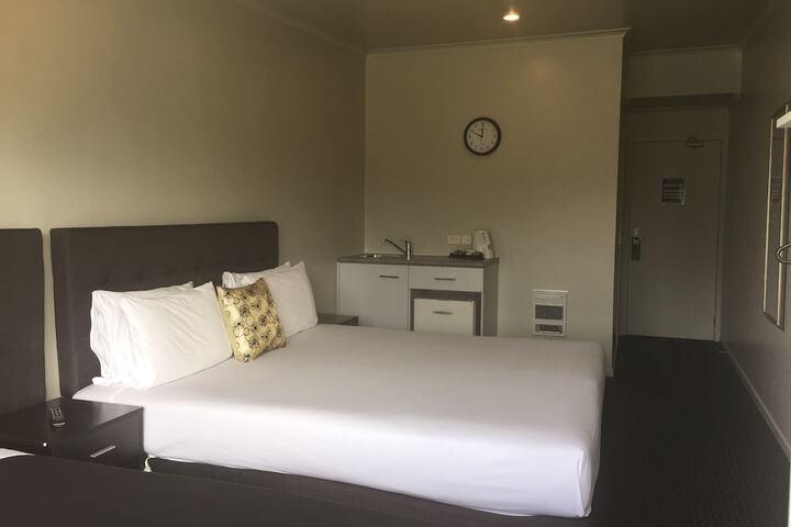 Room 5 of 56