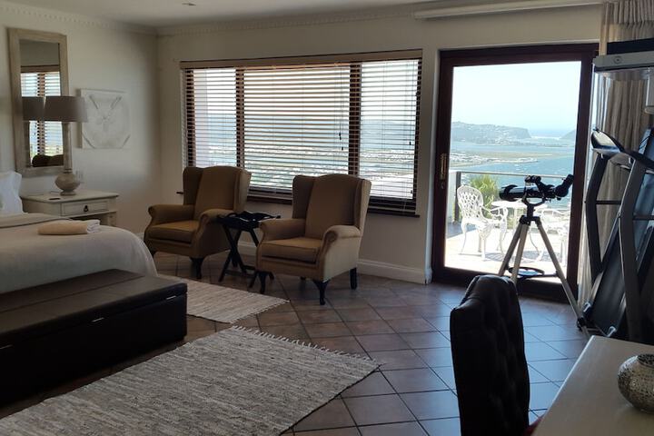 Room 16 of 52