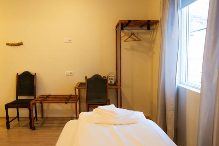 Room 5 of 69